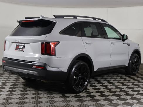 Used 2023 Kia Sorento S w/ Panoramic Sunroof Package image 11