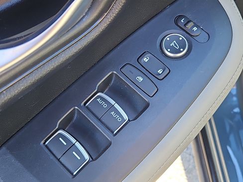 Used 2024 Honda HR-V EX-L image 17