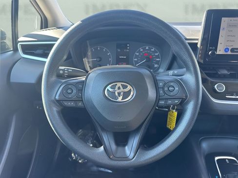 Used 2025 Toyota Corolla LE image 12