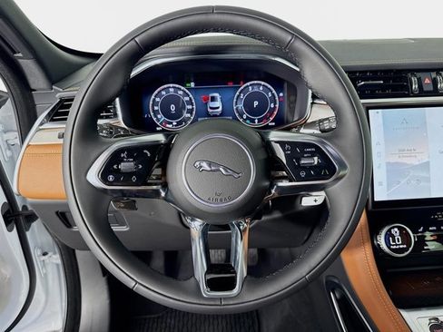 Used 2026 Jaguar F-PACE R-Dynamic S image 12