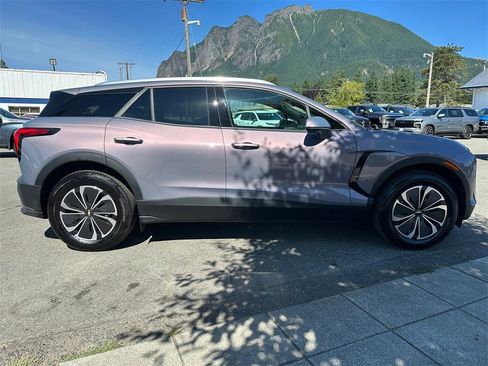 Used 2024 Chevrolet Blazer EV LT image 5