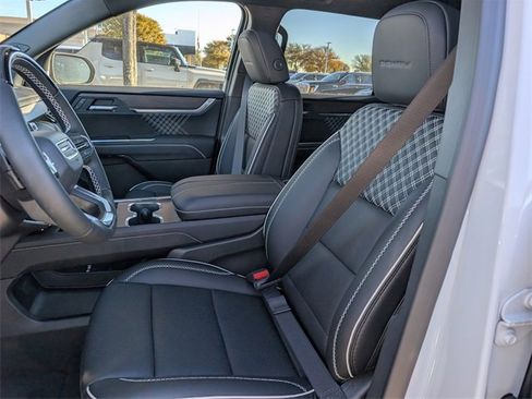 New 2026 GMC Acadia Denali w/ Super Cruise Package image 18