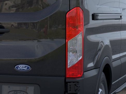 New 2026 Ford Transit 250 148 Medium Roof RWD image 21