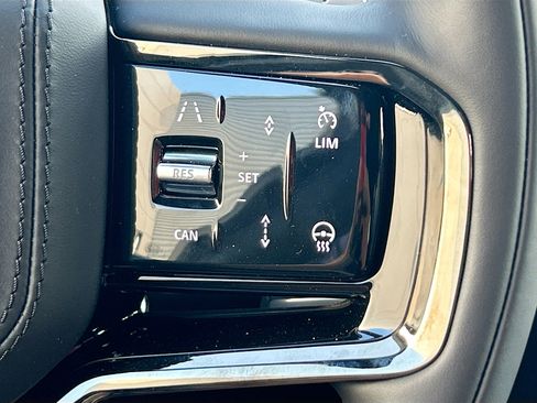 New 2025 Land Rover Range Rover Sport Dynamic SE image 33