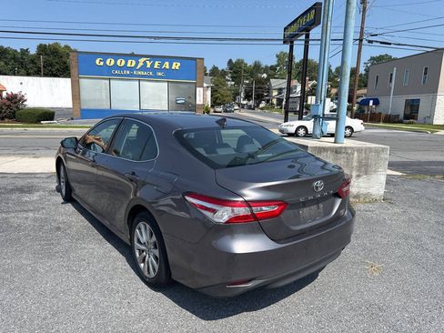 Used 2020 Toyota Camry LE FWD image 4