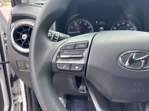 Used 2022 Hyundai Kona SE FWD image 25