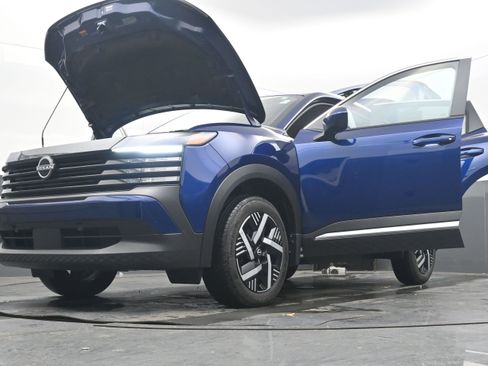 Certified 2025 Nissan Kicks SV image 41