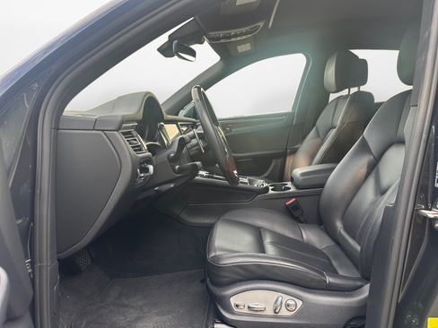 Used 2022 Porsche Macan AWD/4WD image 9
