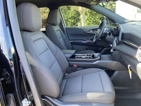 Used 2026 Chevrolet Equinox LT image 33