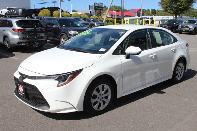 Used 2022 Toyota Corolla LE FWD image 2