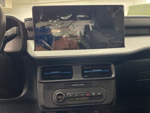 New 2025 Ford Maverick XLT image 19