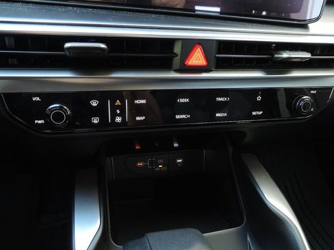 New 2025 Kia Sorento LX FWD image 18
