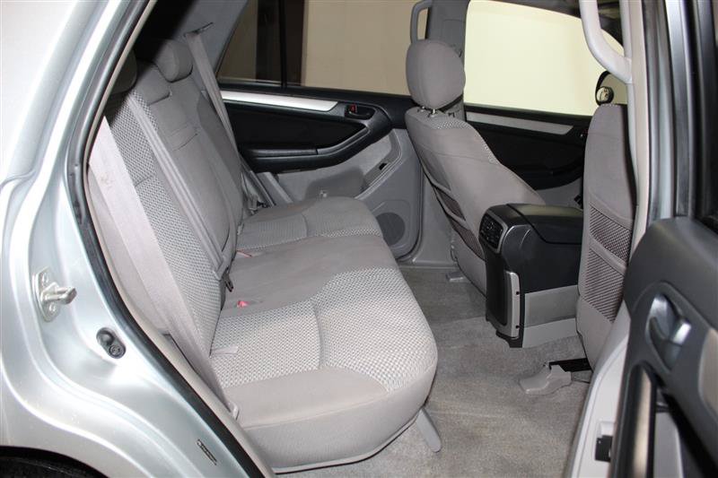 Used 2007 Toyota 4Runner SR5 AWD/4WD image 25