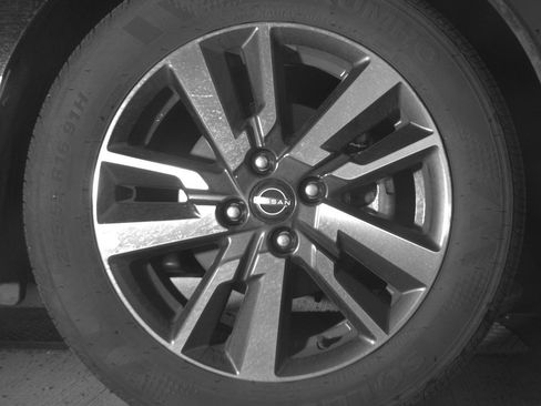 Used 2025 Nissan Versa SV FWD image 16