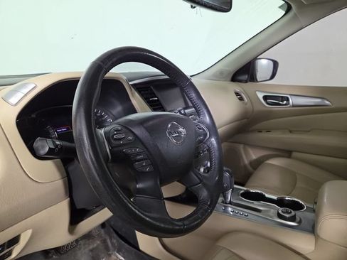 Used 2018 Nissan Pathfinder SL w/ SL Premium Package AWD/4WD image 15