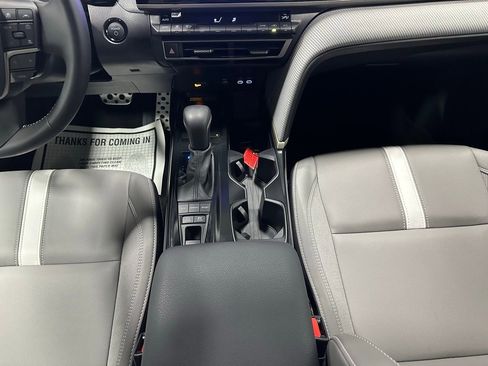 Used 2025 Toyota Camry SE image 40