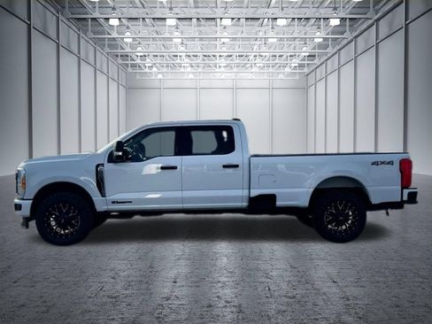 Used 2024 Ford F350 XLT AWD/4WD image 5