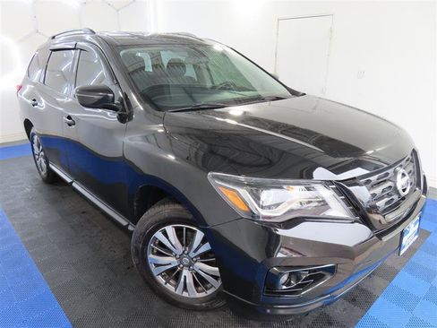 Used 2019 Nissan Pathfinder S AWD/4WD image 5