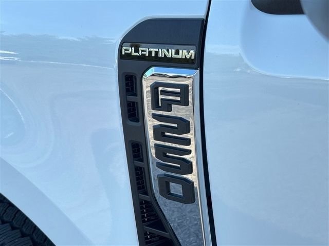 New 2026 Ford F250 Platinum w/ Platinum Plus Package AWD/4WD image 11