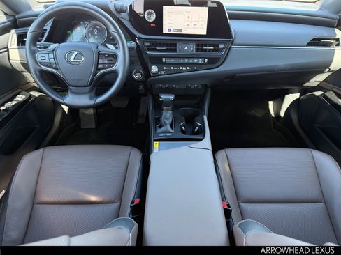 Used 2025 Lexus ES 300h w/ Premium Package image 27