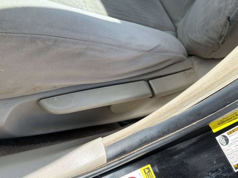 Used 2010 Toyota Corolla LE FWD image 14