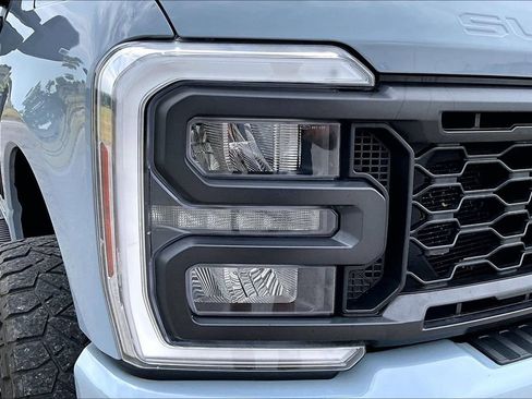 Used 2024 Ford F250 Lariat w/ Lariat Ultimate Package AWD/4WD image 27