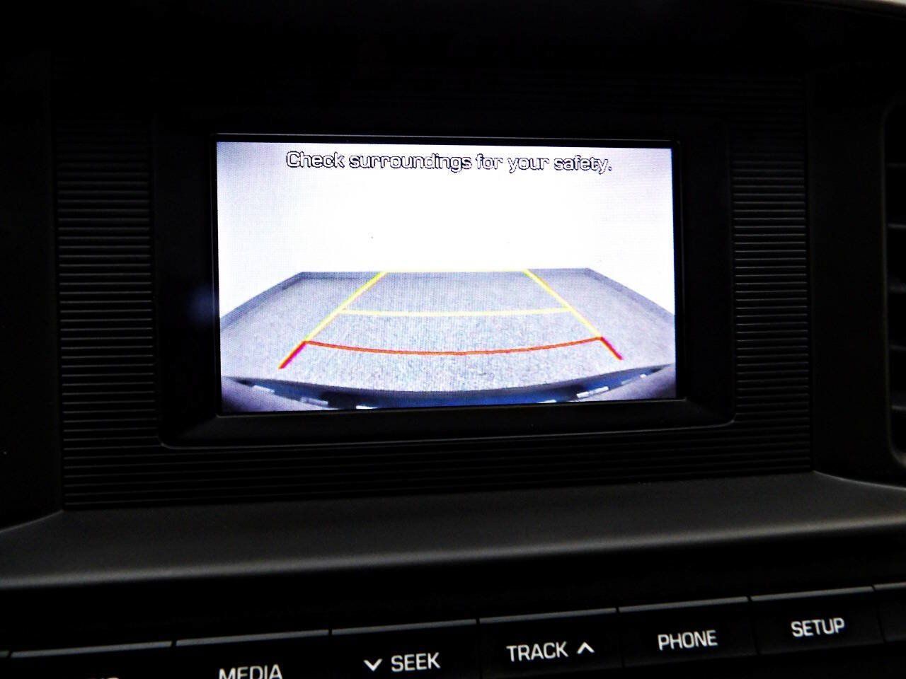 Used 2019 Hyundai Elantra SE FWD image 16