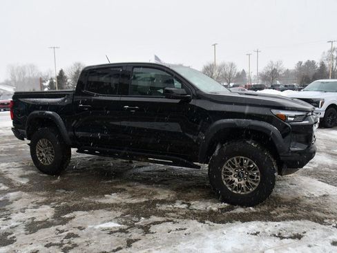 Used 2025 Chevrolet Colorado ZR2 image 8