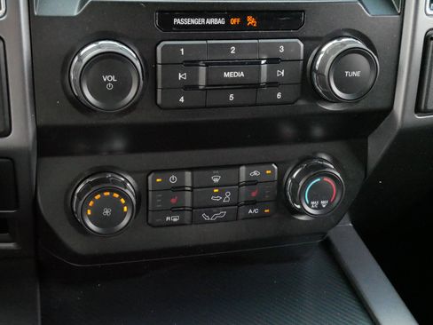 Used 2020 Ford F150 XLT w/ Equipment Group 302A Luxury AWD/4WD image 23