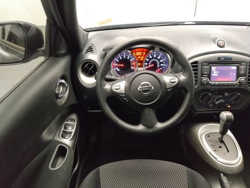 Used 2015 Nissan Juke S FWD image 22