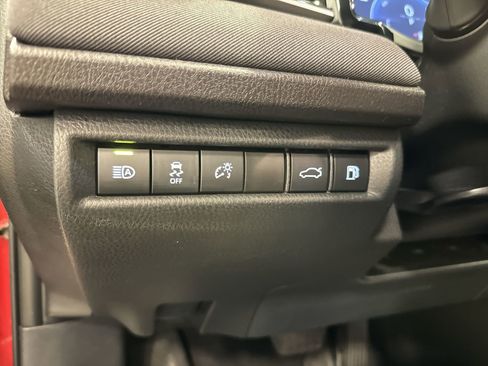 Used 2025 Toyota Camry LE image 14