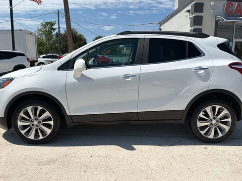 Used 2020 Buick Encore Preferred FWD image 2