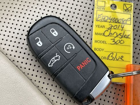 Used 2014 Chrysler 300 C AWD/4WD image 33