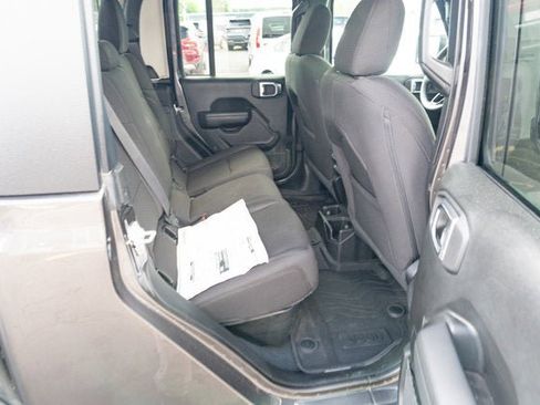 Certified 2023 Jeep Gladiator Sport AWD/4WD image 35