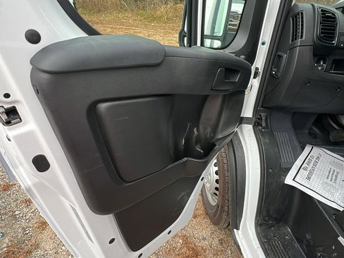 Used 2025 RAM ProMaster 2500 w/ Premium Convenience Group image 14