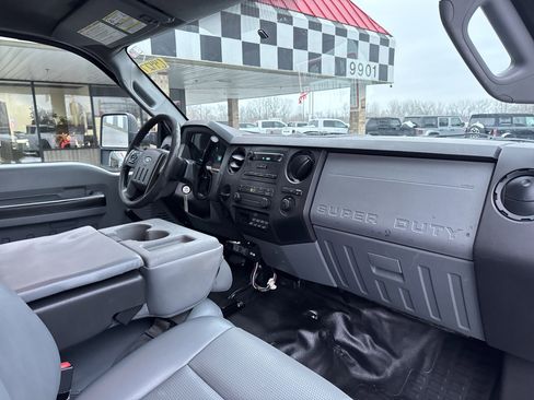 Used 2014 Ford F450 XL w/ Snow Plow Prep Package image 23