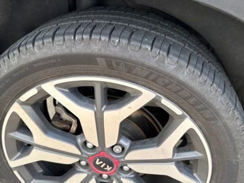 Used 2021 Kia Seltos SX w/ SX Sunroof Package AWD/4WD image 18