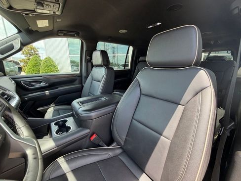 Used 2024 Chevrolet Suburban Premier AWD/4WD image 13