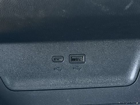 Used 2025 Chevrolet Equinox ACTIV w/ Safety and Technology Package FWD image 23