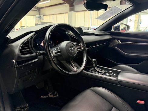 Used 2020 MAZDA MAZDA3 Hatchback w/ Preferred Package FWD image 19