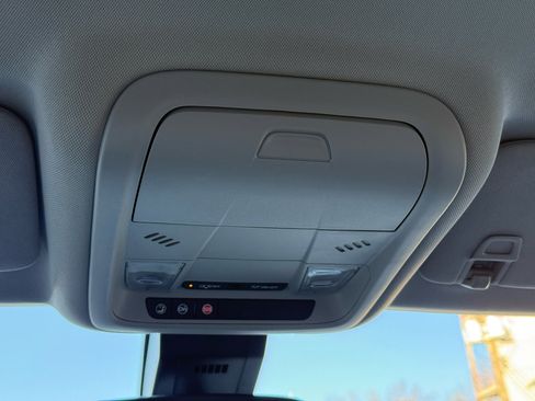 Used 2023 GMC Terrain SLE image 17