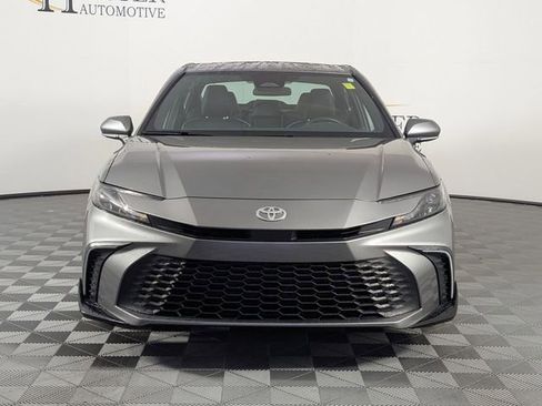 Used 2025 Toyota Camry SE FWD image 3