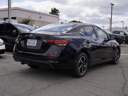 Certified 2025 Nissan Sentra SV FWD image 4