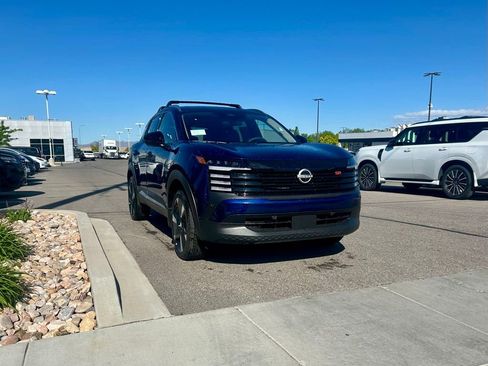 New 2026 Nissan Kicks SR AWD/4WD image 3