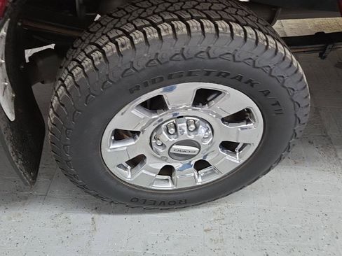 Used 2023 Ford F250 Lariat w/ Chrome Package image 22