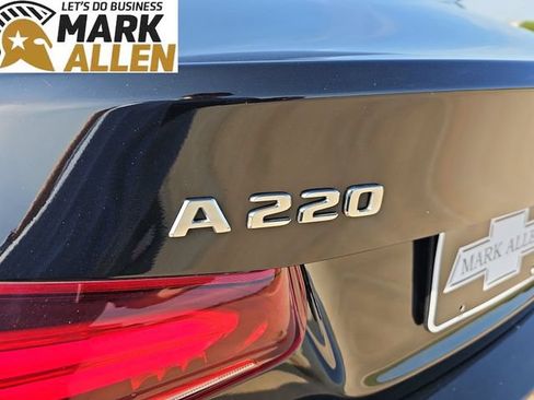 Used 2022 Mercedes-Benz A 220 4MATIC image 32