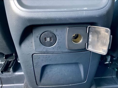 Certified 2025 Ford Explorer Active image 33