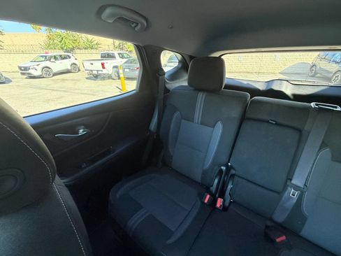 Used 2025 Chevrolet Blazer LT FWD image 39