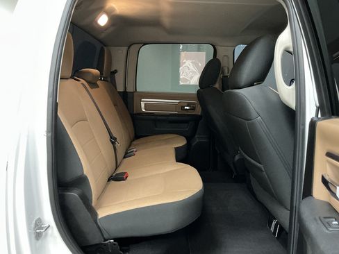 Used 2021 RAM 1500 Classic SLT AWD/4WD image 30