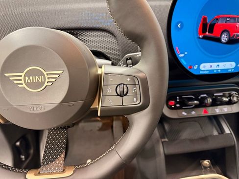 Used 2025 MINI Cooper Countryman S w/ Comfort Package Max image 14